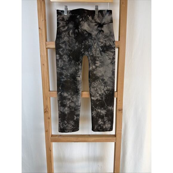 M. Rena Pants - NWT M. Rena Multicolored Bleach Dyed Cropped Leggings #0889 Size OS USA